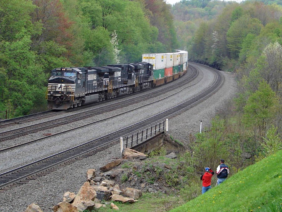 2013-06_railfans