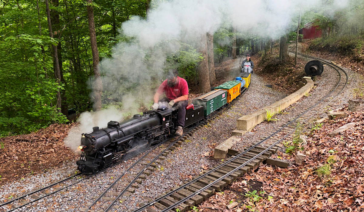 trains_leader