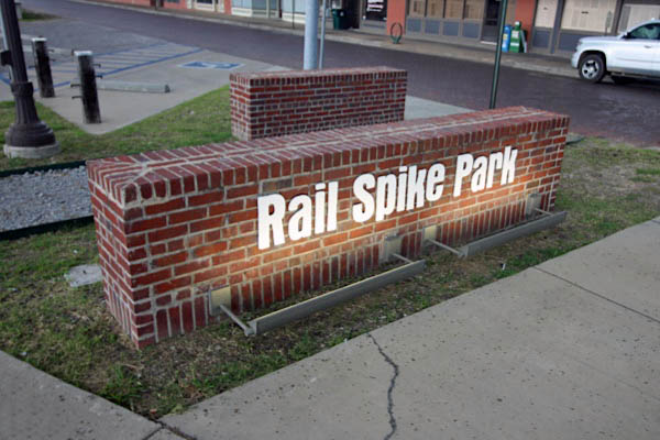 railspike1