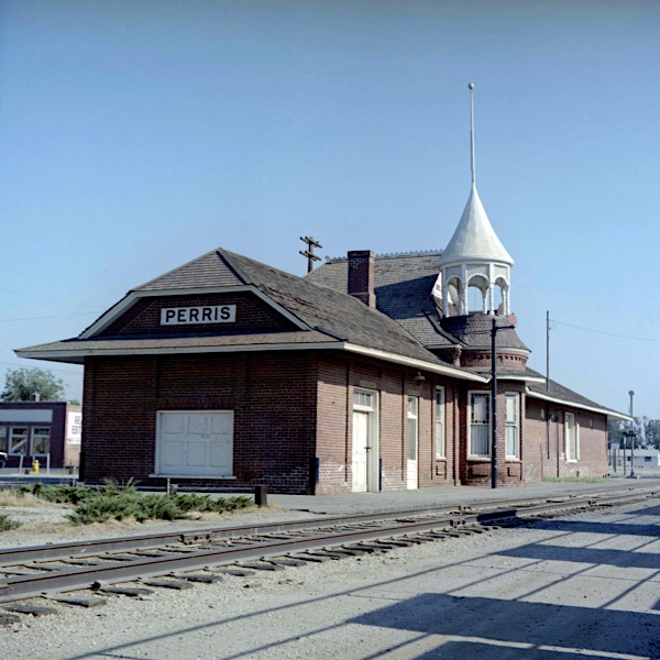 perris_depot3